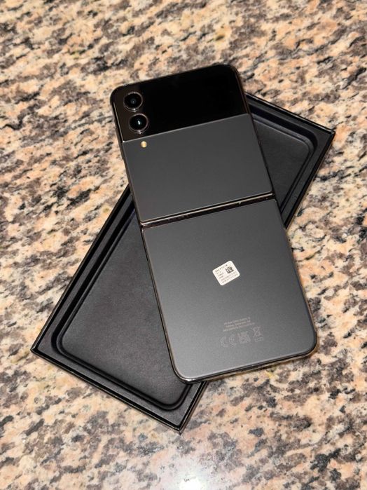 Samsung Galaxy Z Flip4