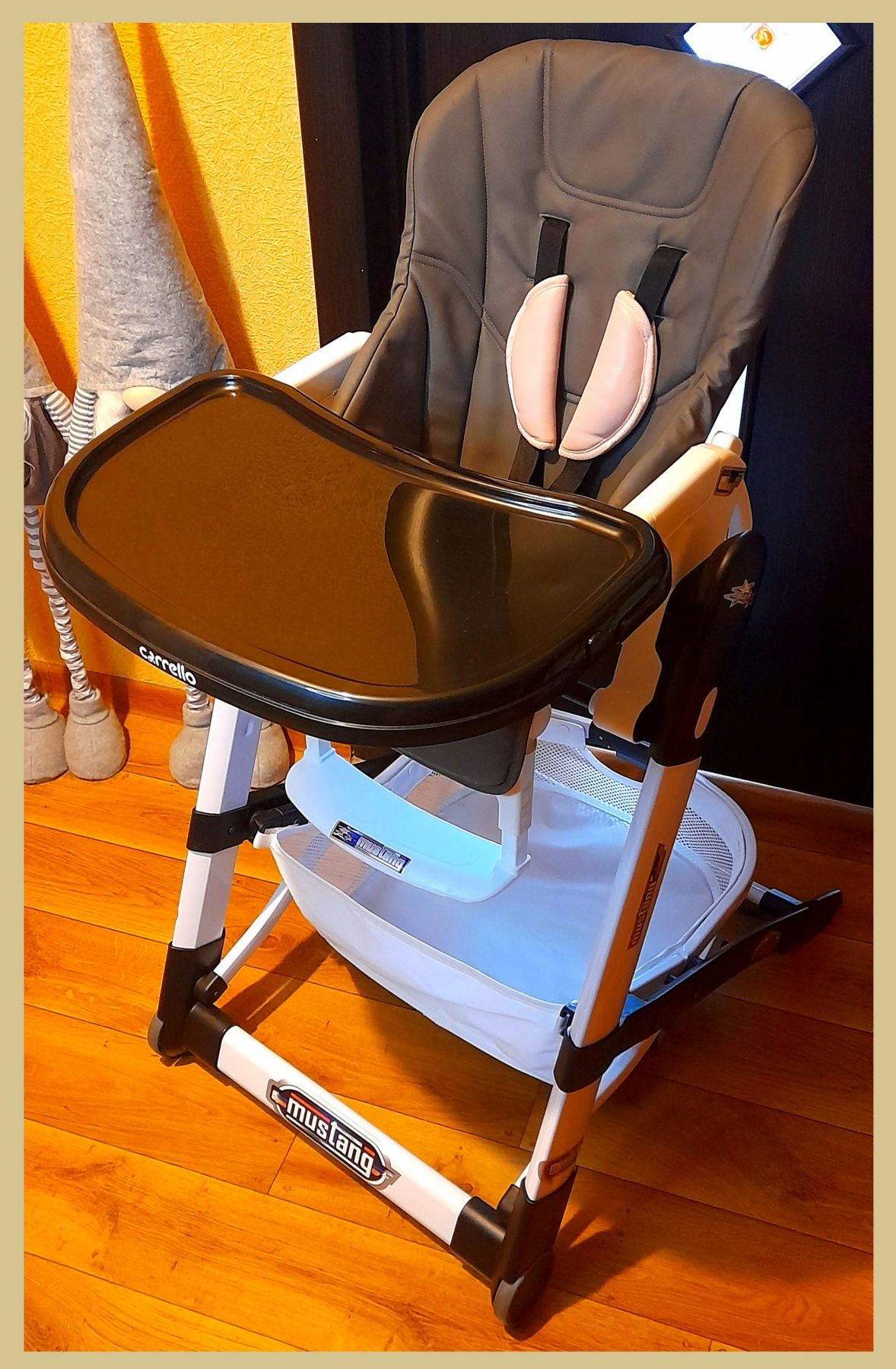 Стульчик для кормления Carrello и столик