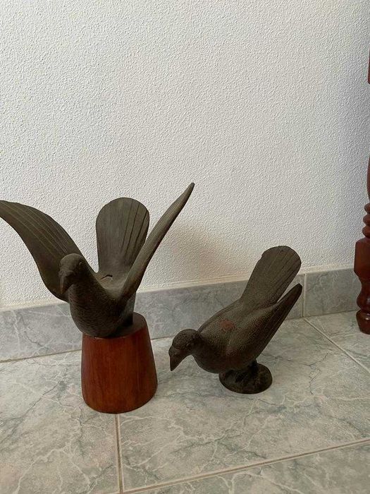Loiça variada de casa e peças decorativas