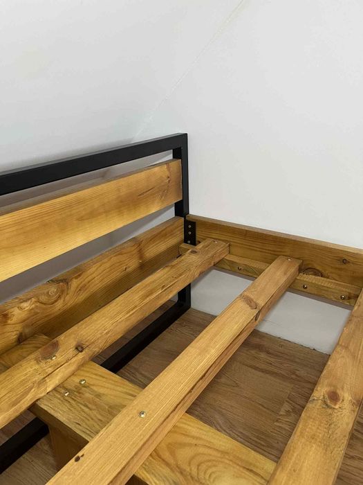 Łóżko drewniane LOFT
