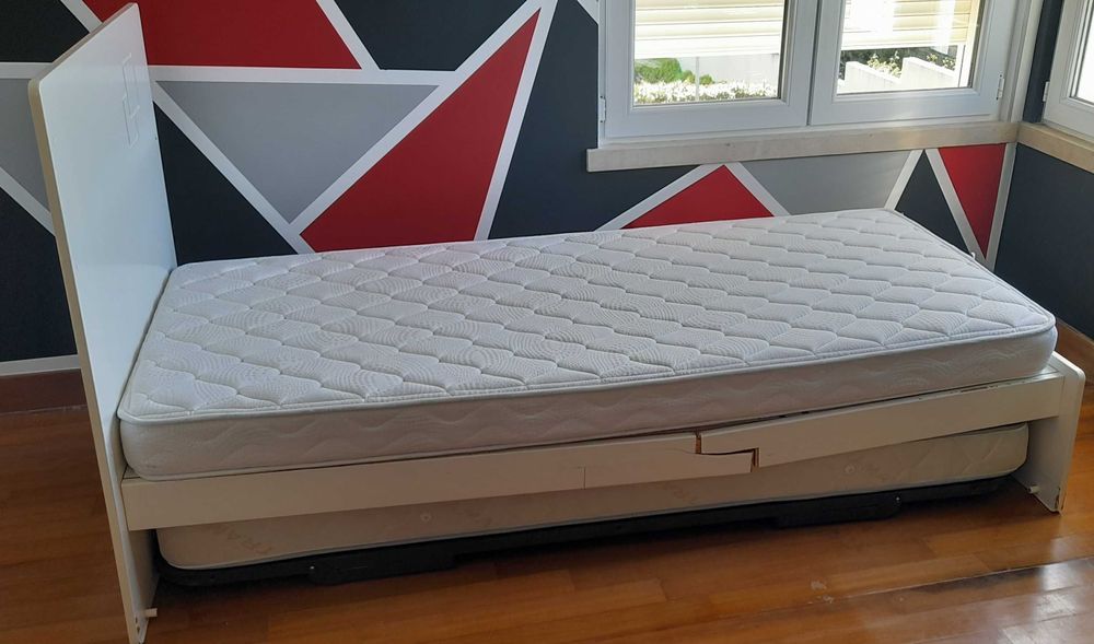 Vendo Mobiliário Usado de Quarto Criança c/ 7 Peças