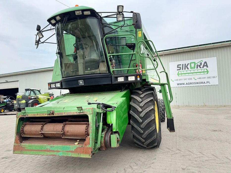John Deere 2266  John Deere 2266