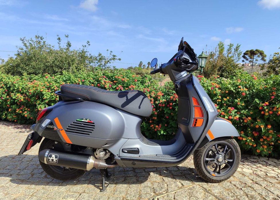 Vespa GTS 300 Super Sport, 07/2024, ≈2.500 km, estado impecável!