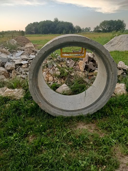 Krąg betonowy 100cm ze stopniami.