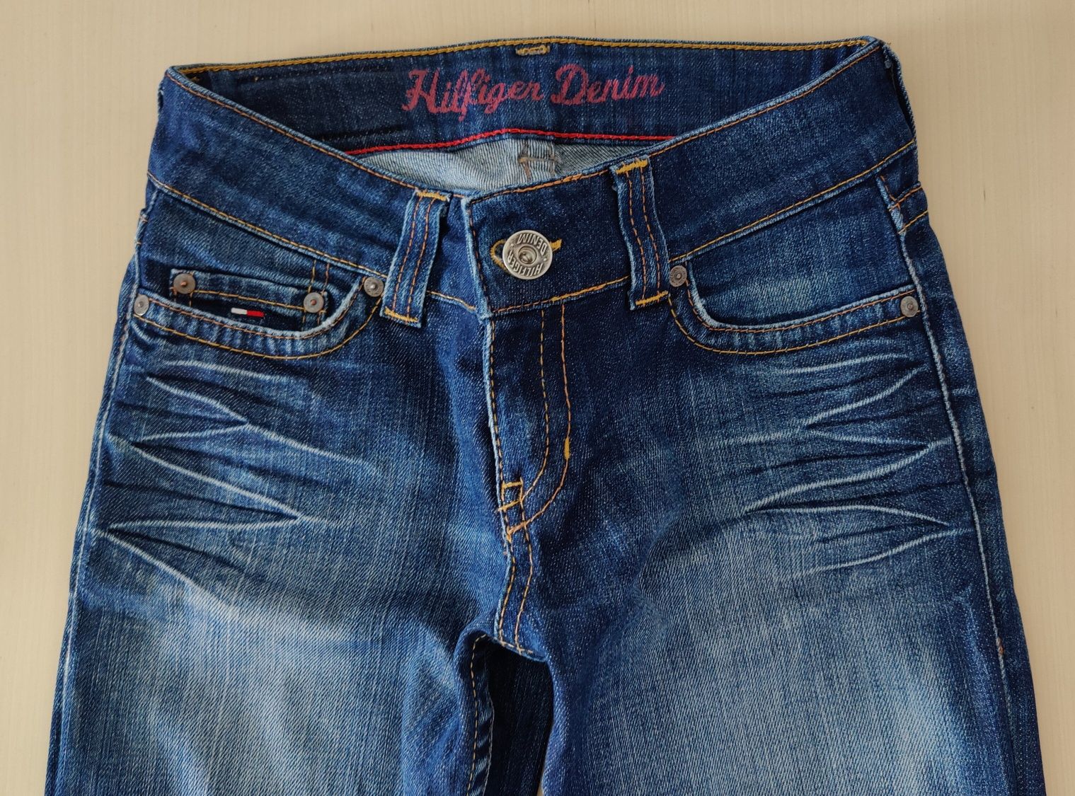 Spodnie damskie, dżinsy, jeansy; 36/8/S; Tommy Hilfiger; niebieskie
Ro
