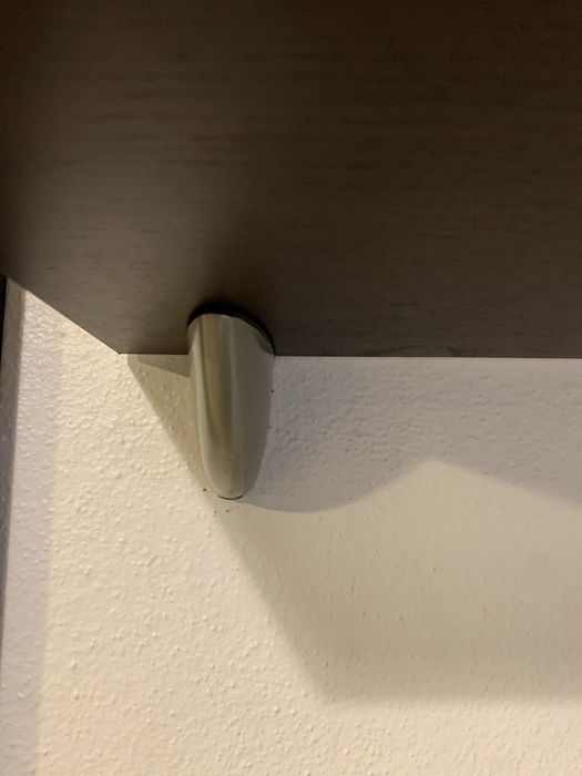 Movel para TV com 2 prateleiras . Madeira Vegwe