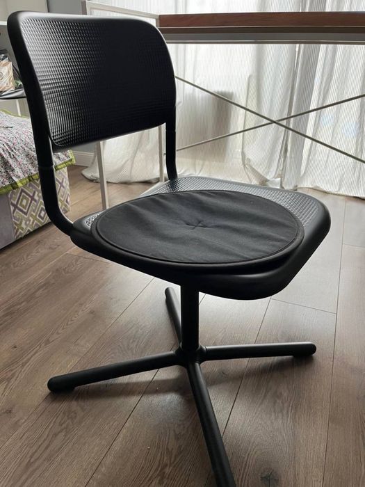 Стілець Ikea чорний б/в