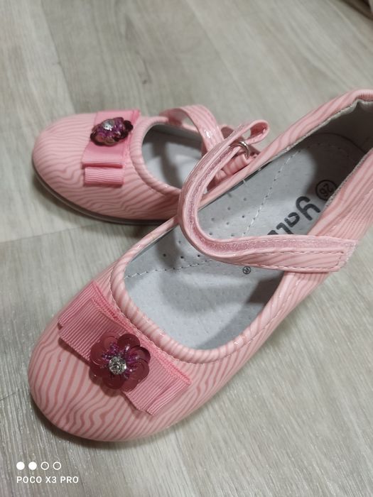 Туфлі босоніжки для дівчинки
