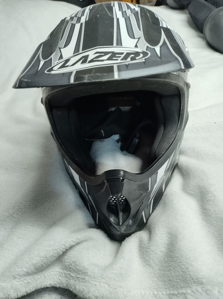 Kask motocyklowy na crossa  LAZER