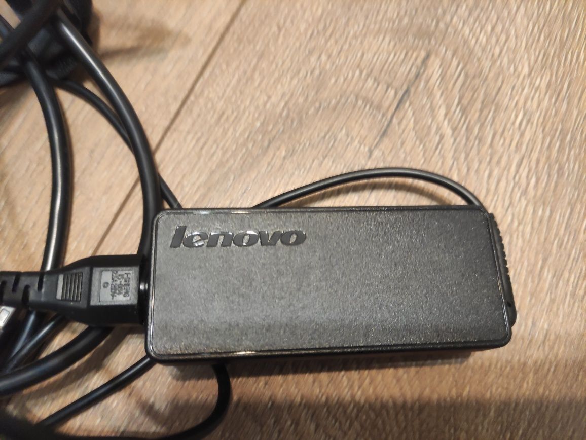 Lenovo thinkpad pro dock 40a1 stacja dokująca, zasilacz, kluczyki