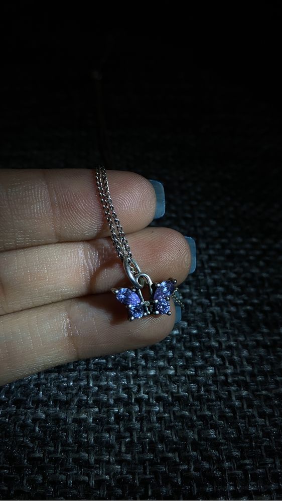 Серебреное ожерелье с фианитами и маленьким бриллиантом