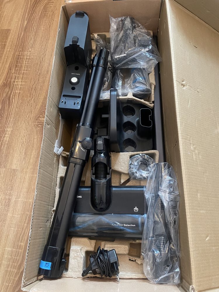 Odkurzacz pionowy bezprzewodowy Grundig VCP 9131