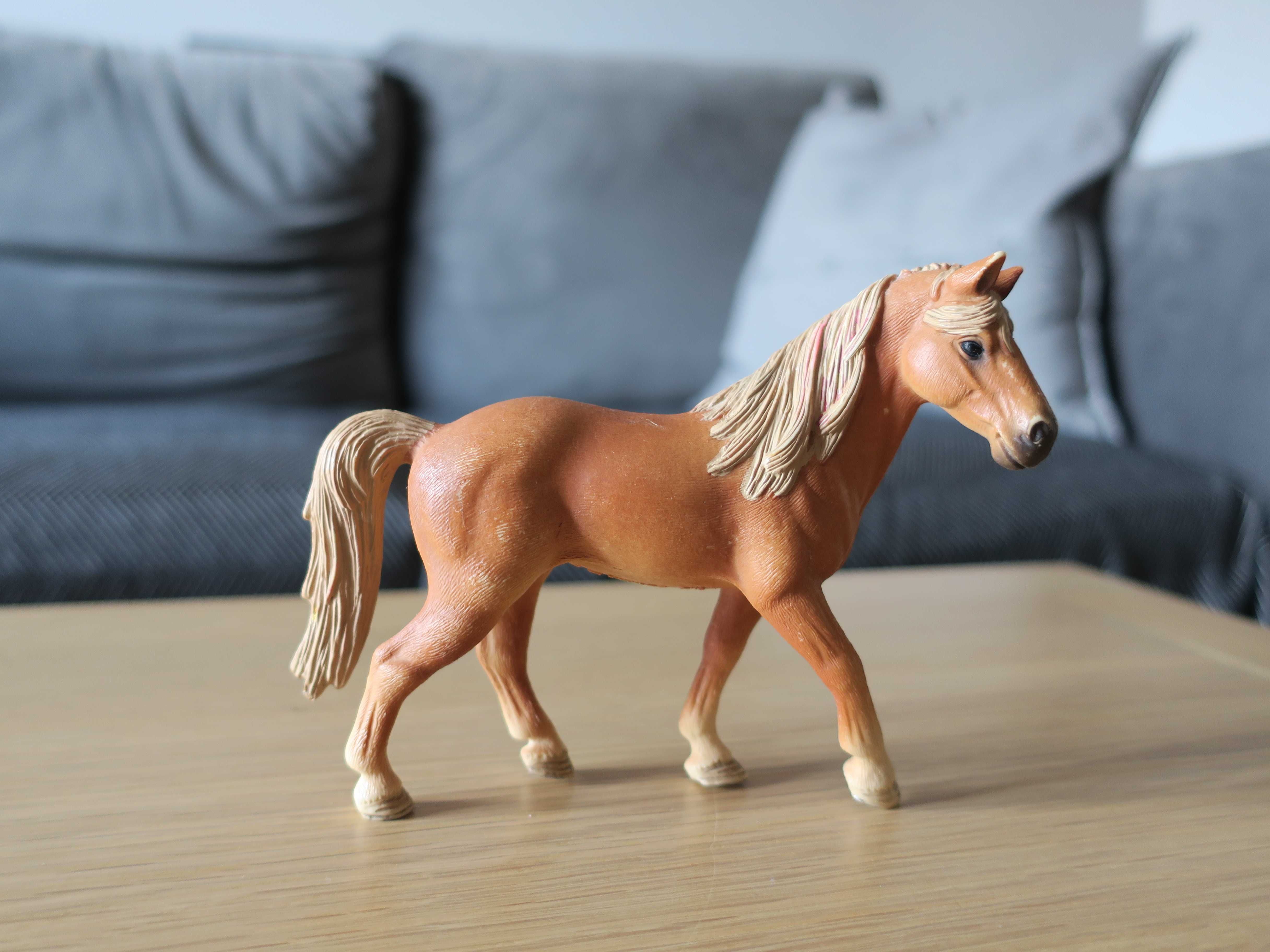 Klacz rasy tennessee walker Schleich