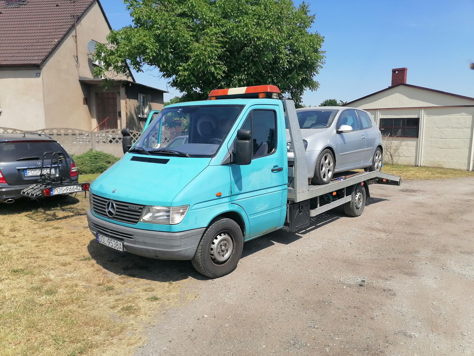 Usługi transportowe, autopomoc, autotransport