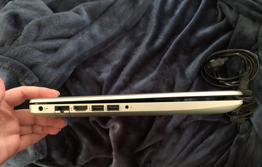 Portátil HP 15-db0xxx 4 GB RAM USADO