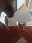 Mesa  com 2 cadeiras