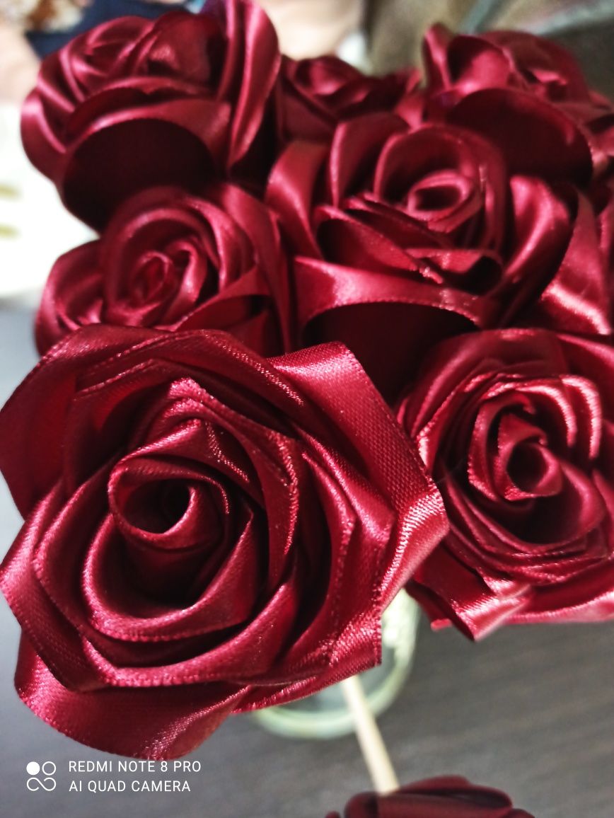 Рози із атласної стрічки
