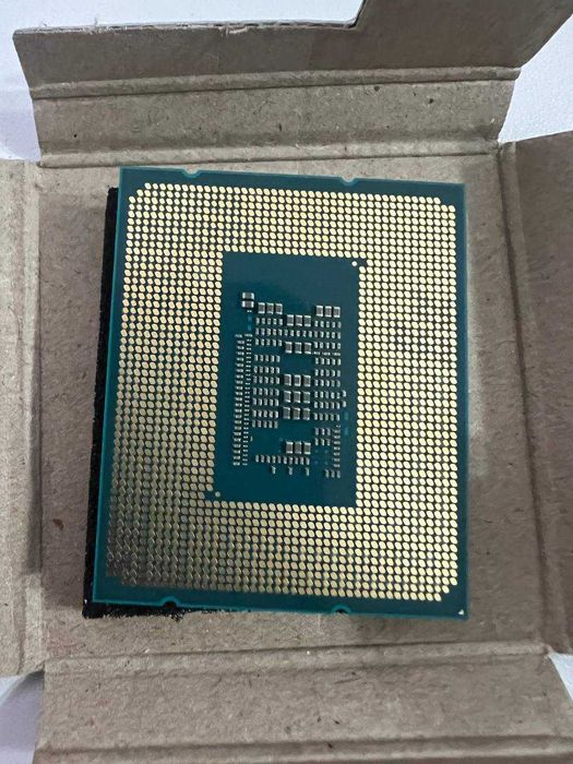 Intel Core i3-12100F