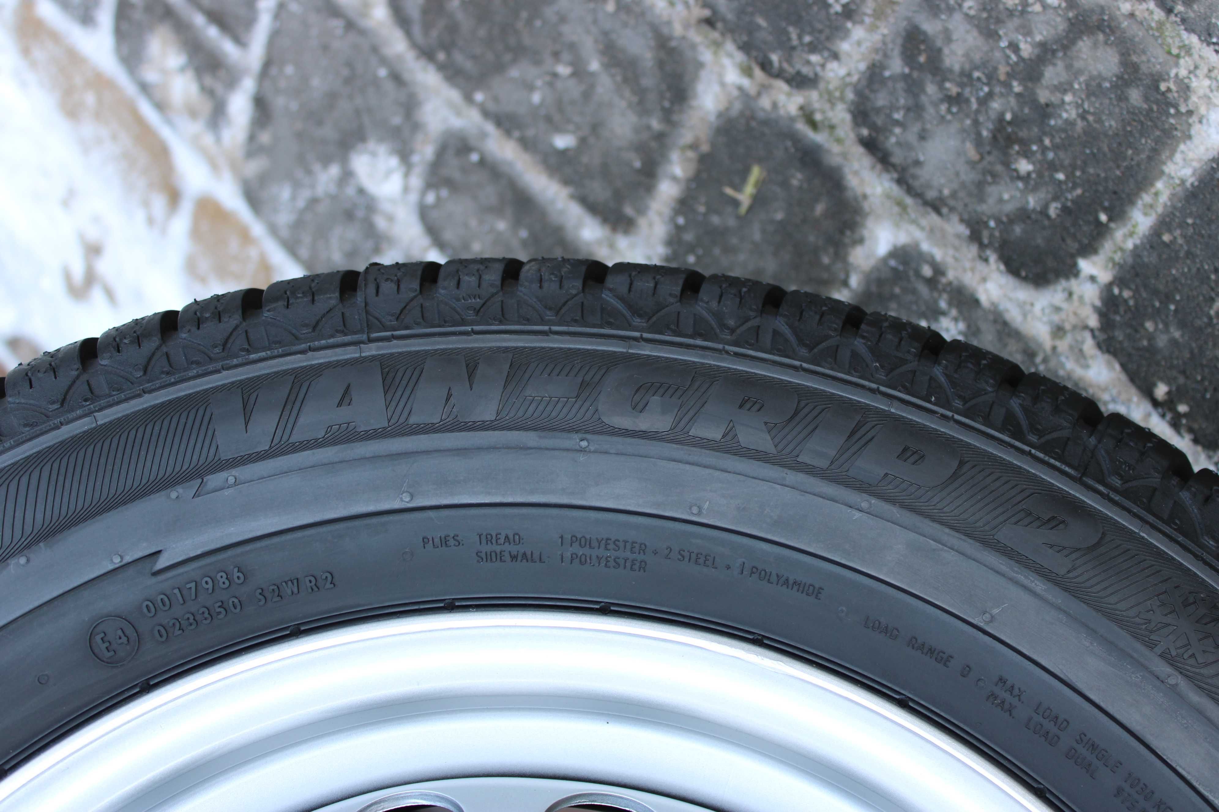 215/65R16C Semperit Van-Grip 2 109/107R 2019r. NOWE 4szt.