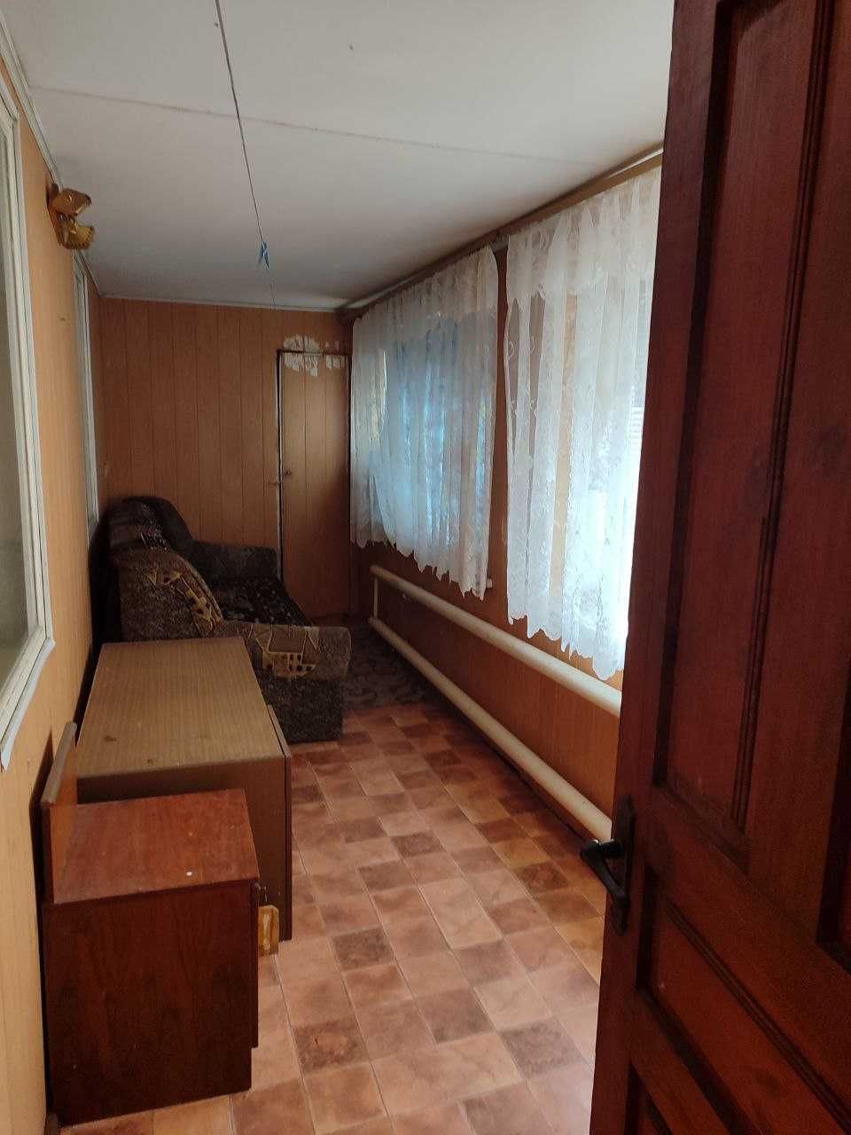 Продаж половини будинку