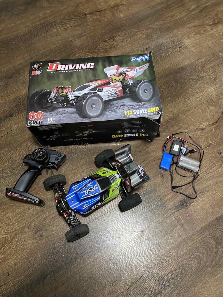 Машинка на радио управлении WLtoys 144001 4 wd 1:14 баги