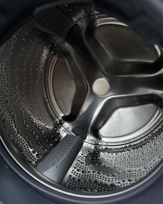 пральну машину Bosch WGB244040 із серії 8 місткістю 9 кг