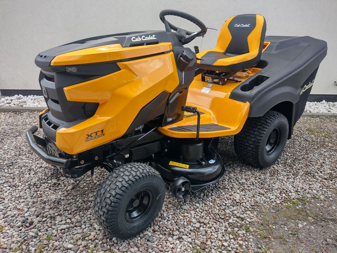 NOWY Traktor ogrodowy Cub Cadet XT1 OR95 nowy model  od ręki