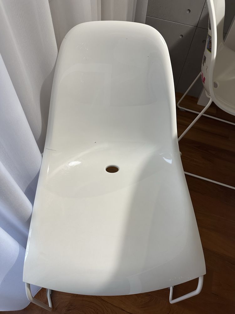 Stół z krzesłami włoskiej prodkcji