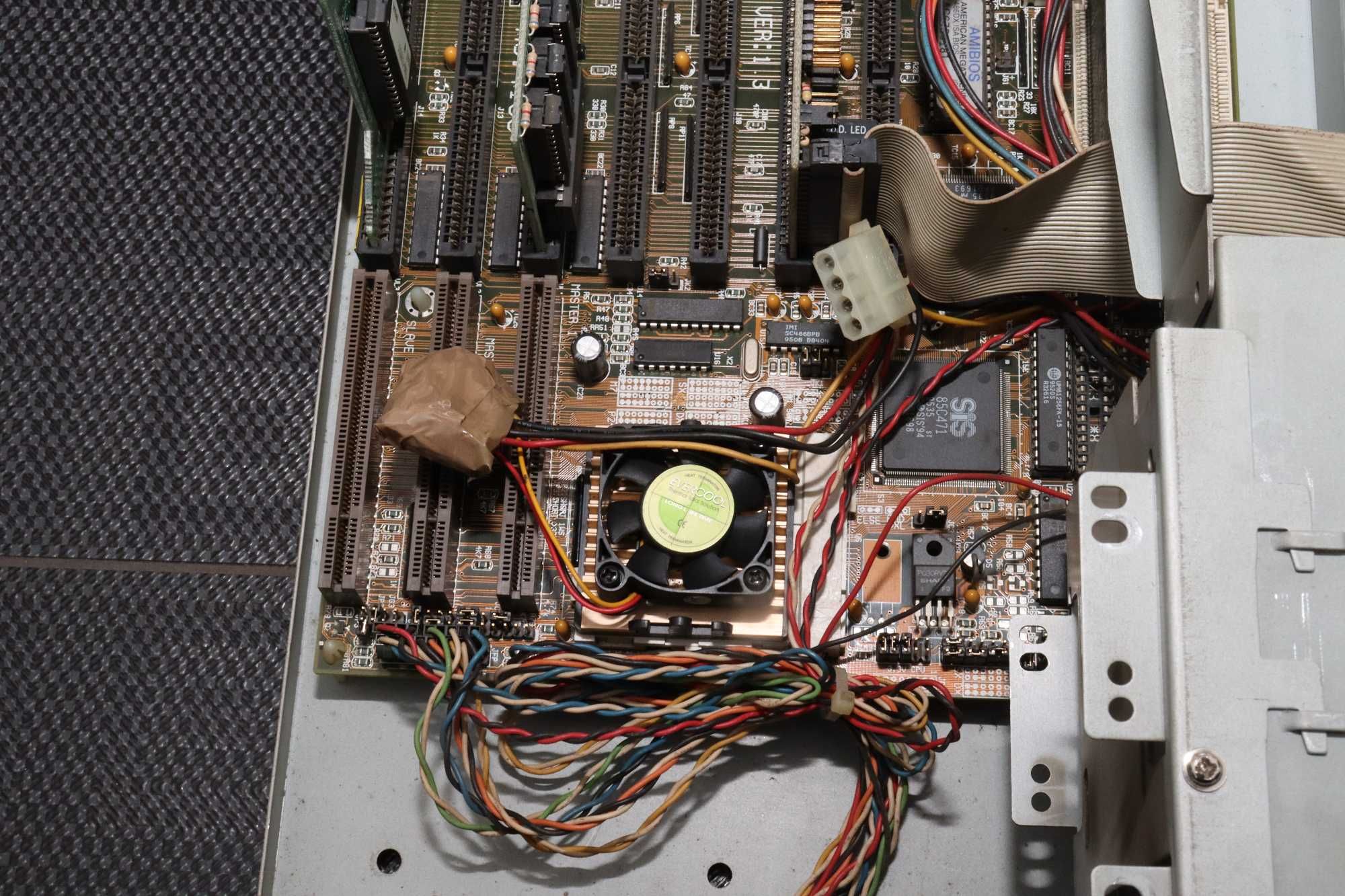 Stary komputer PC OPTIMUS
