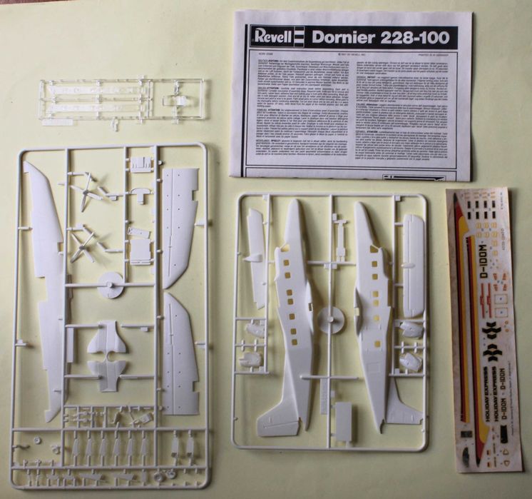 Kit Revell avião Dornier 228-100 escala 1/72