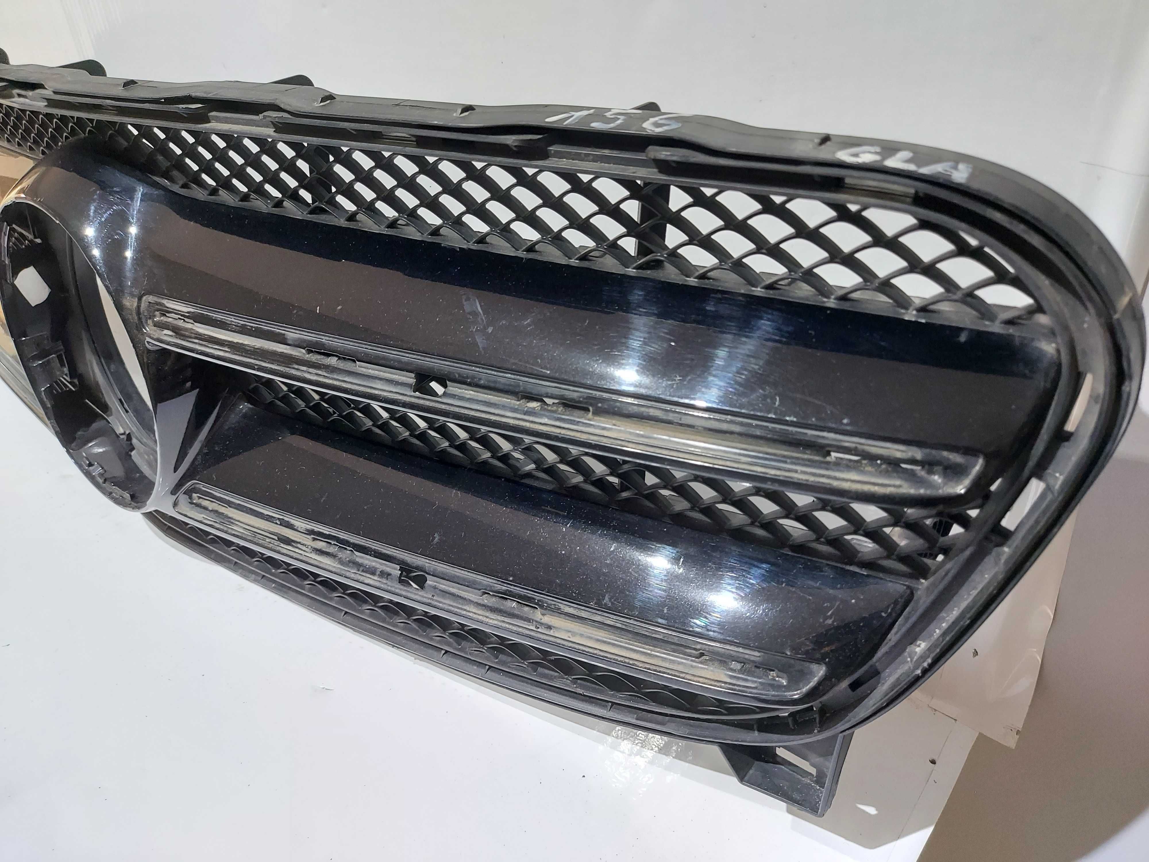 Mercedes-Benz GLA W156 13- Grill atrapa chłodnicy przód