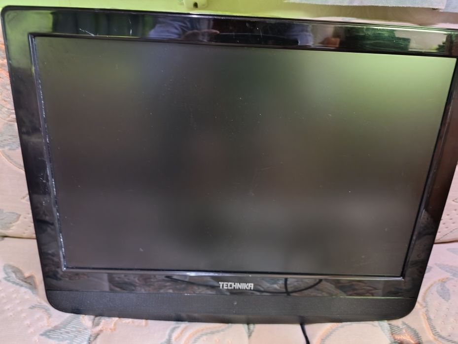 Телевізор TECHNIKA з DVD