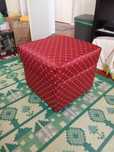 Vendo puff vermelho