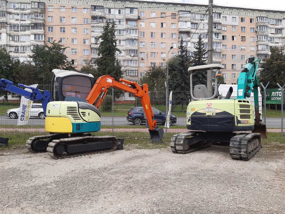 Екскаватор гусеничний HITACHI ZX30UR
