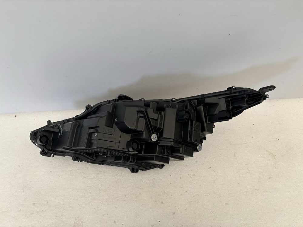 Lexus RX IV 4 Lift Fl 19- lampa prawy przód prawa  przednia