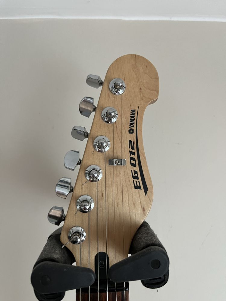 Gitara elektryczna Yamaha eg012 (mankament)