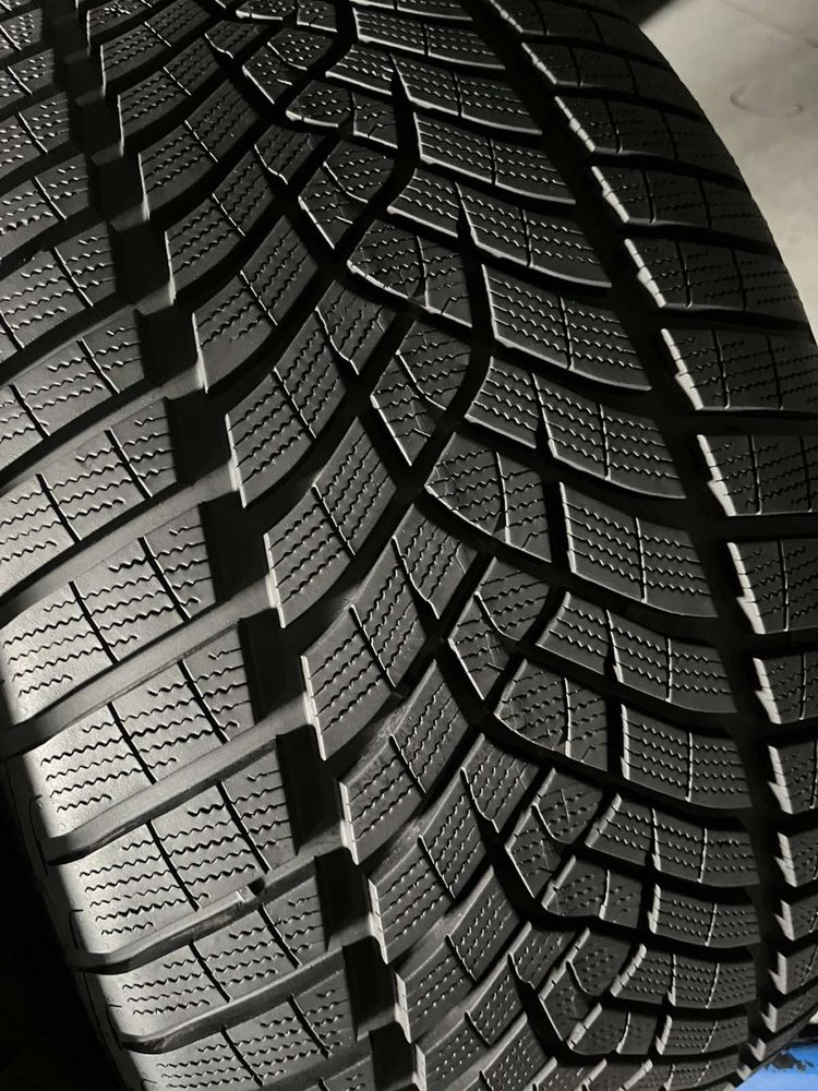 295/35/21 R21 Goodyear Ultra Grip Perfomance SUV 4шт зима