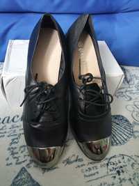 Buty damskie czarne r.40