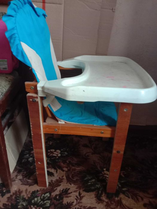 Детский деревянный стульчик Geoby со столиком для кормления, игр, твор