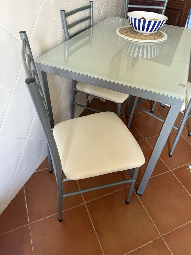 Mesa de cozinha ou sala 1.10 L x 0.70 x 0.75 altura