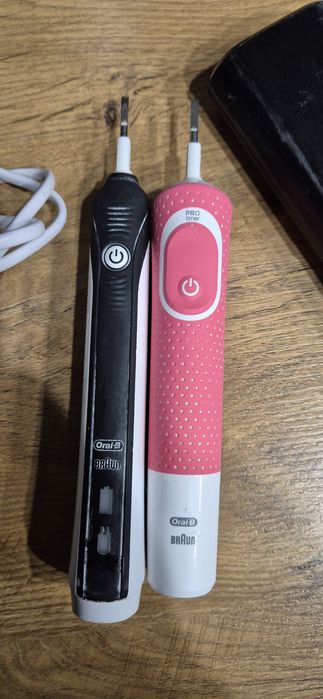 2x  szczoteczka oral b + etui + ładowarka