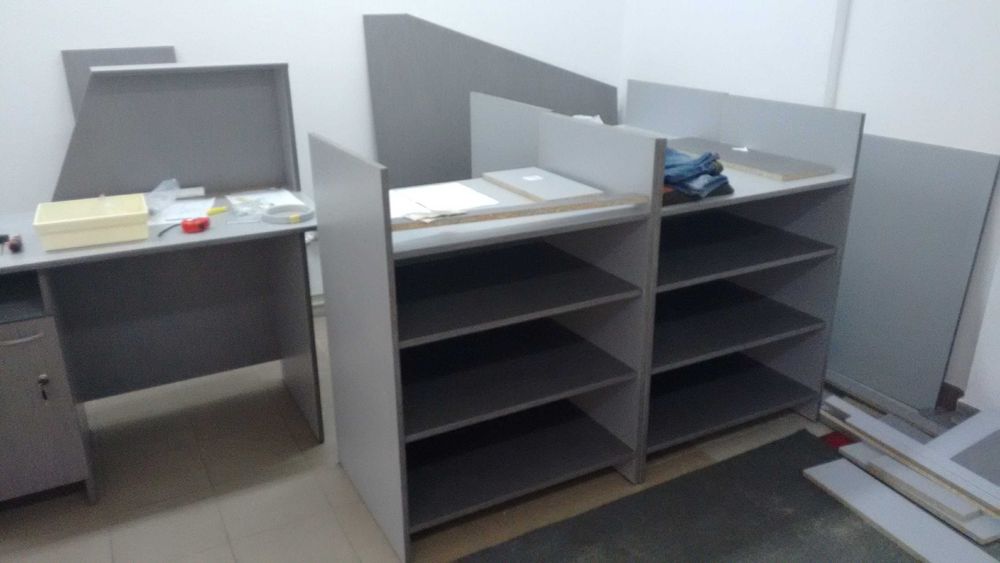 Прилавки вітрини торгові + стіл продавця для магазину