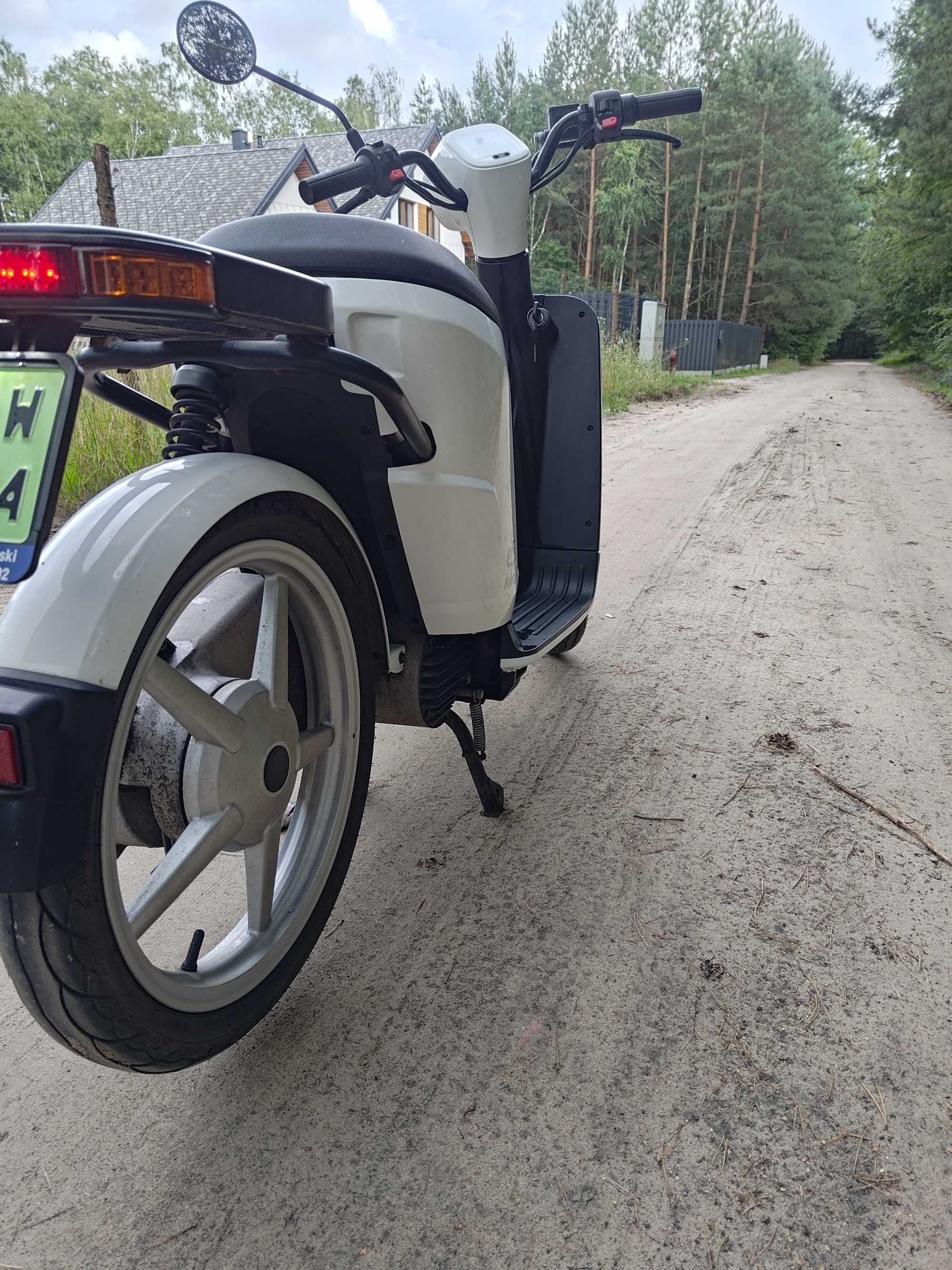 Skuter elektryczny Askoll eSpro
