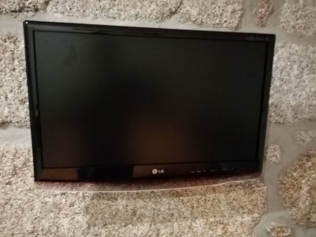 Televisor LCD LG de 24''