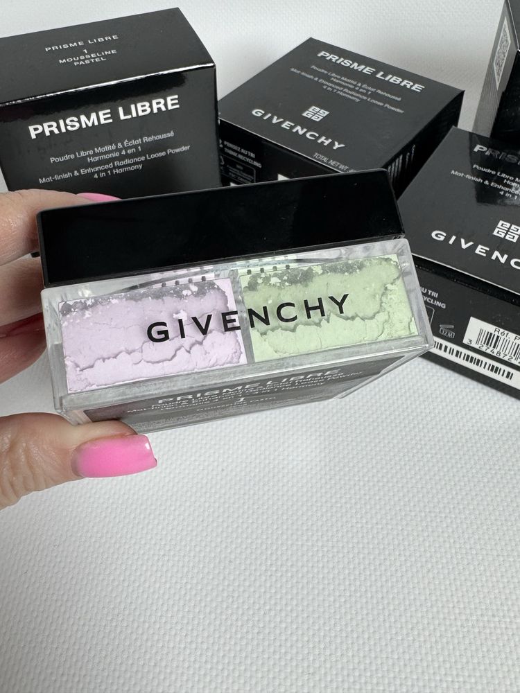 Пудра Givenchy 001