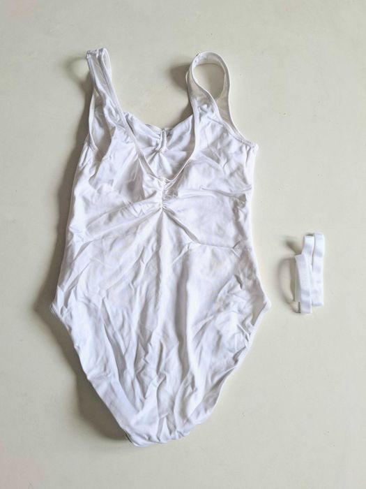 Fato de ballet branco do Centro de Dança do Porto 9-10 anos