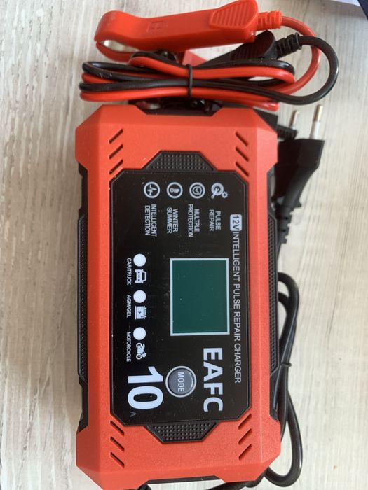 Автомобільний зарядний пристрій   12V  10A