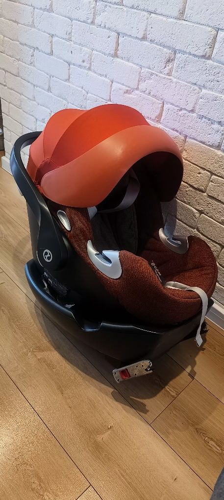 Fotelik z baza Cybex Q-fix