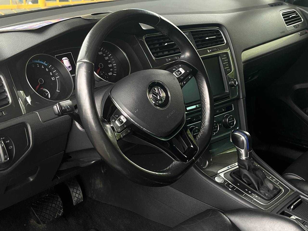 Volkswagen e-Golf 2015