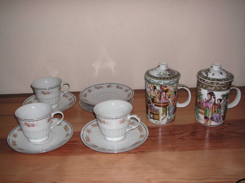 Porcelana Chinesa - Chávenas Chá e Pires, Canecas com Infusor de Chá